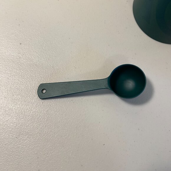 AG1 Athletic Greens Canister with Metal Scoop – From Starter Kit - EUC - Picture 2 of 7